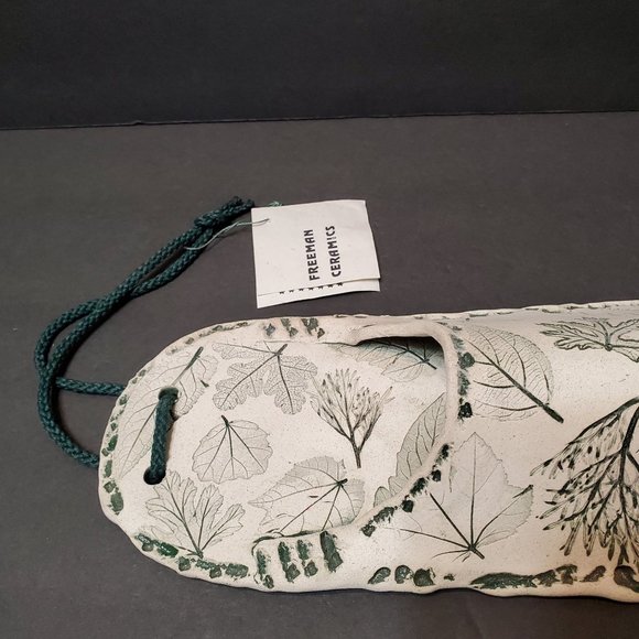 Freeman Ceramics Wall Vase, Hand Crafted Leaf Imprinted USA, Ellen Freeman NEW - Picture 3 of 11